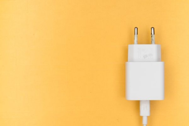 travel USB power adapter